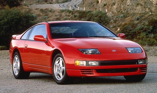 Още една емблематична спортна машина от Япония. 300 ZX се появява през 80-те като наследник на 280 ZX, за който вече стана дума. Той се прави в продължение на десетилетие и в две различни поколения, като на снимката виждате второто - Z32, представено през 1986. Дизайнът е на Исао Соно и Тошио Ямашита, с доста по-заоблени форми от първата генерация и, донякъде изненадващо, с малко по-лош коефициент на въздушно съпротивление от него. Двигателят е същият - трилитров V6, но вече с променливо газоразпределение и мощност 225 конски сили. 
